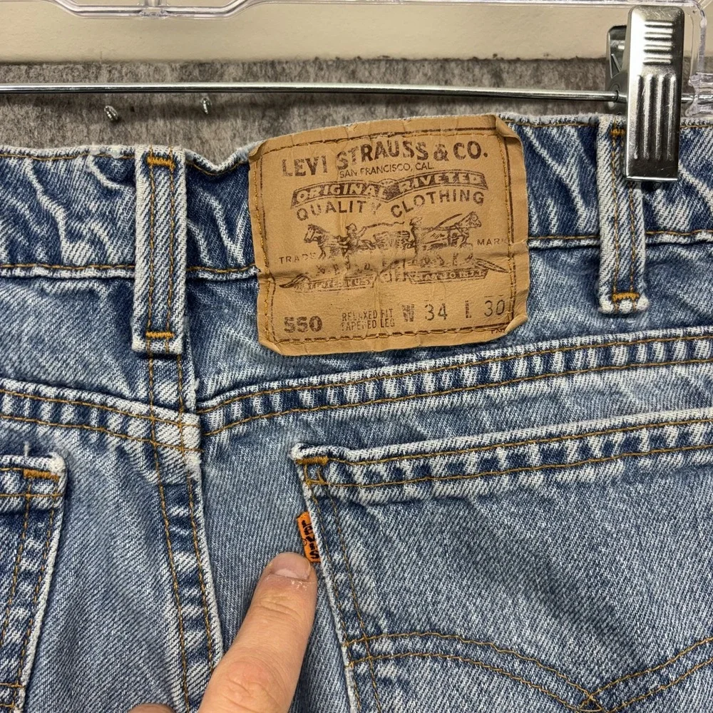 Levis waist 32